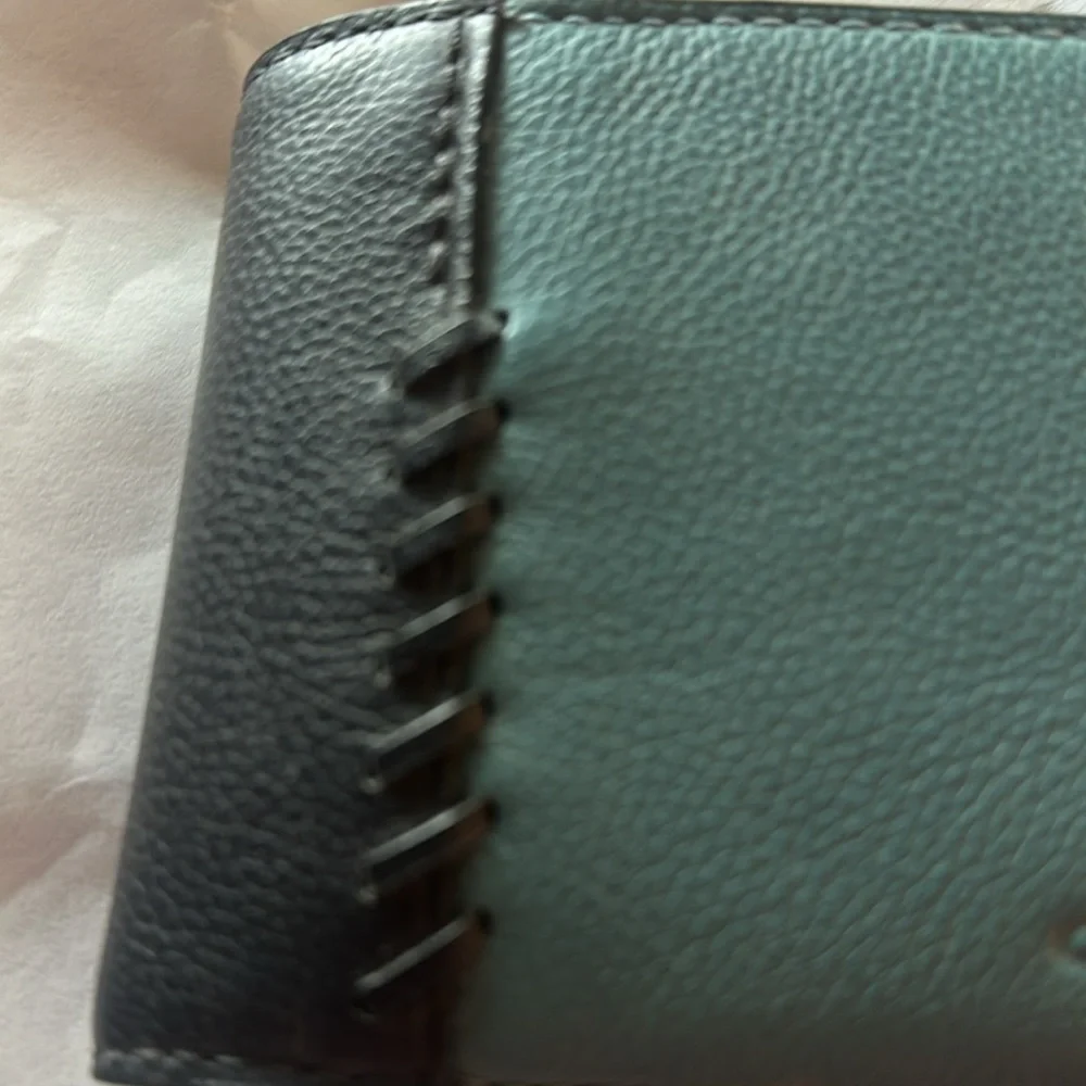 Coach Navy and Blue Leather men’s Tri fold wallet brand new
